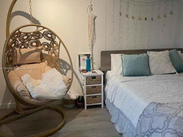 335 S Biscayne Blvd # 3906, Miami FL 33131