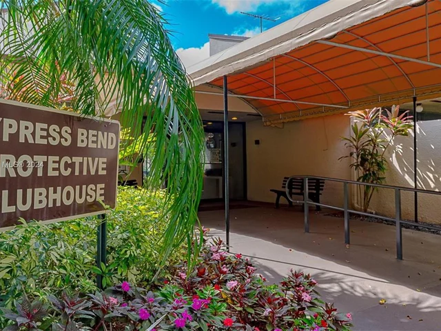 2302 S Cypress Bend Dr # 110, Pompano Beach FL 33069