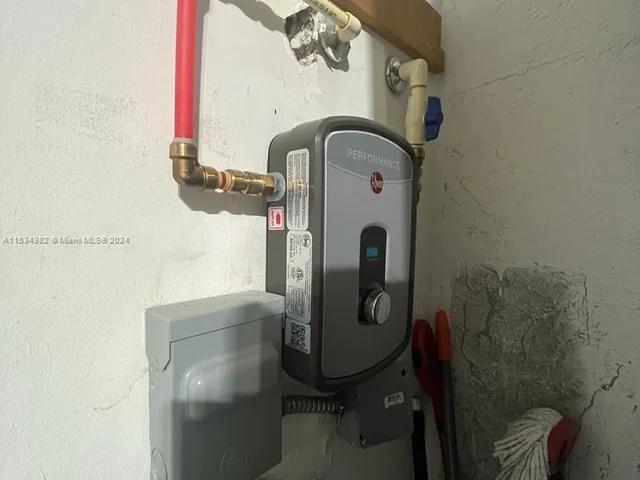 1380 CORONADO RD, Weston FL 33327