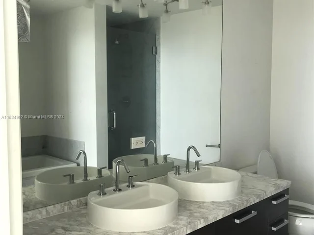 253 NE 2nd St # 3809, Miami FL 33132