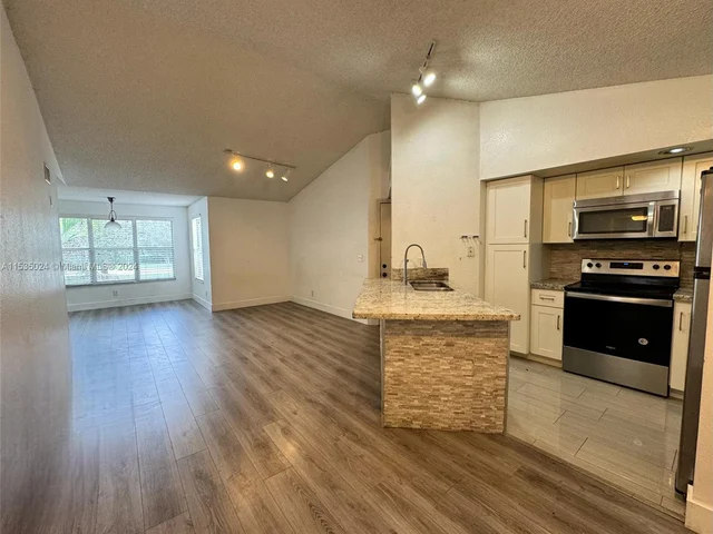 417 Vista Isles Dr # 2328, Sunrise FL 33325