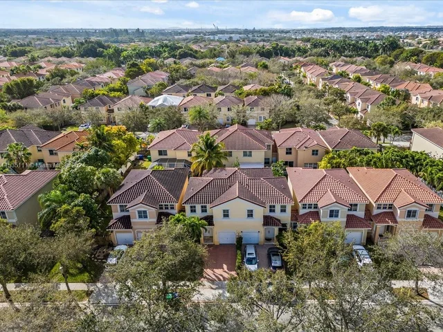 17064 SW 33 # 17064, Miramar FL 33027