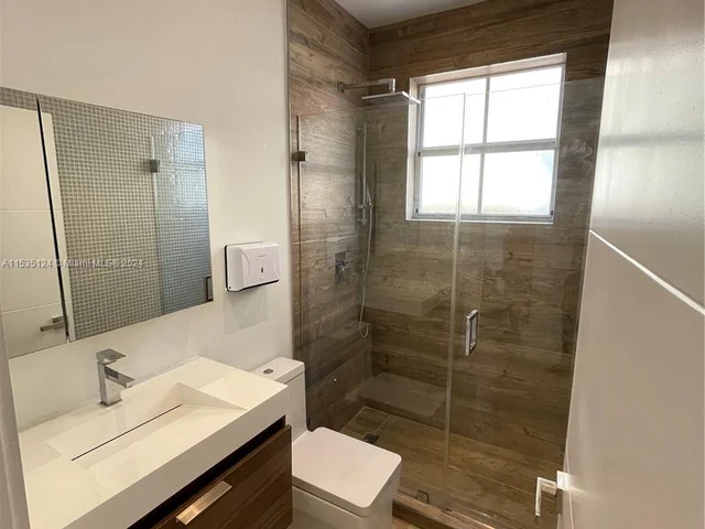 8551 NW 110th Ave, Doral FL 33178