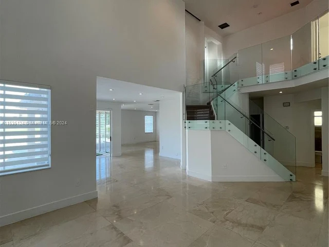 8551 NW 110th Ave, Doral FL 33178