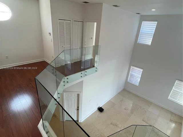 8551 NW 110th Ave, Doral FL 33178