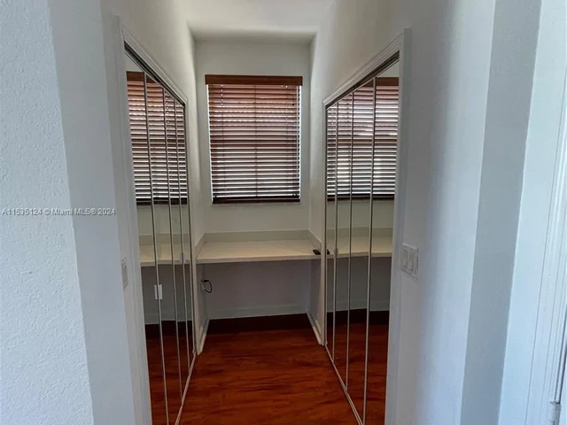 8551 NW 110th Ave, Doral FL 33178