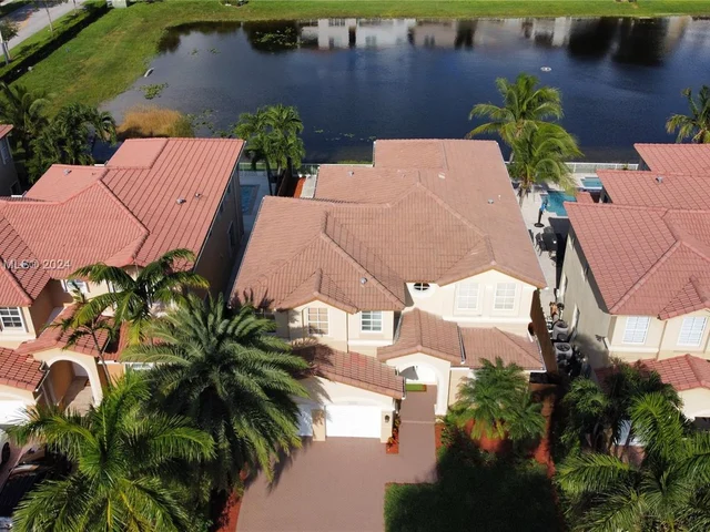 8551 NW 110th Ave, Doral FL 33178