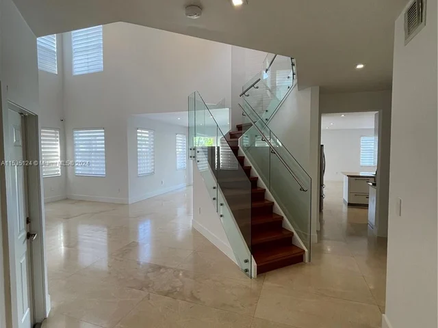 8551 NW 110th Ave, Doral FL 33178