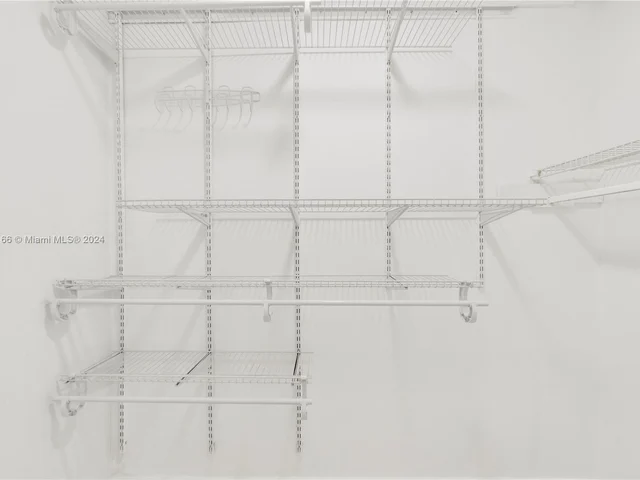 9250 Fontainebleau Blvd # 204, Miami FL 33172