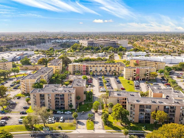 9250 Fontainebleau Blvd # 204, Miami FL 33172