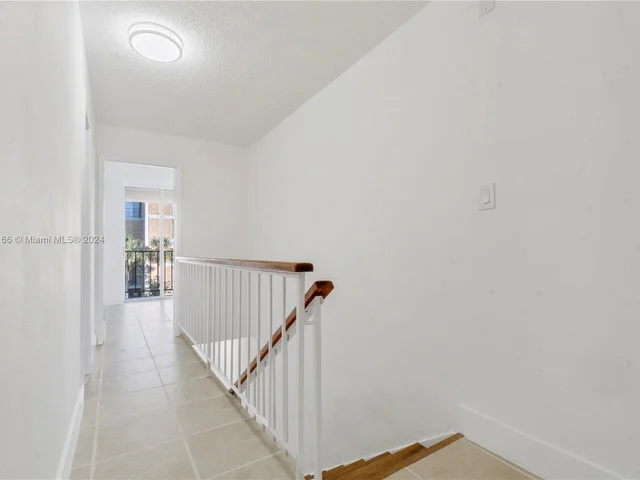 9250 Fontainebleau Blvd # 204, Miami FL 33172