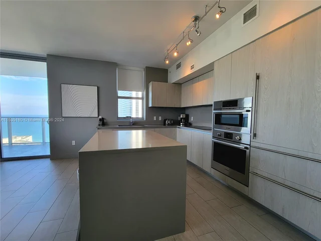 4010 S Ocean Dr # R2501, Hollywood FL 33019