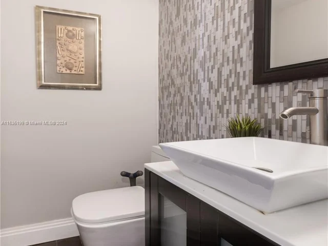 137 Golden Isles Dr # 1508, Hallandale Beach FL 33009