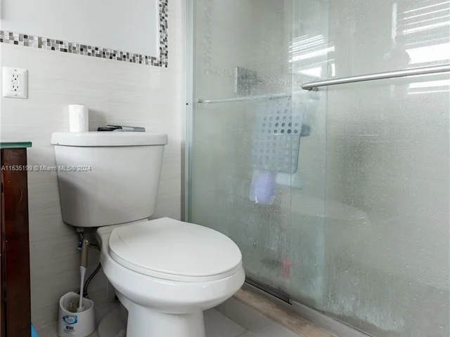 137 Golden Isles Dr # 1508, Hallandale Beach FL 33009