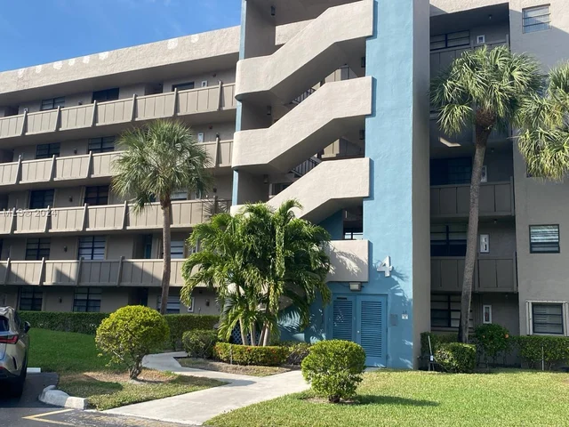 1101 Colony Point Cir # 214, Pembroke Pines FL 33026