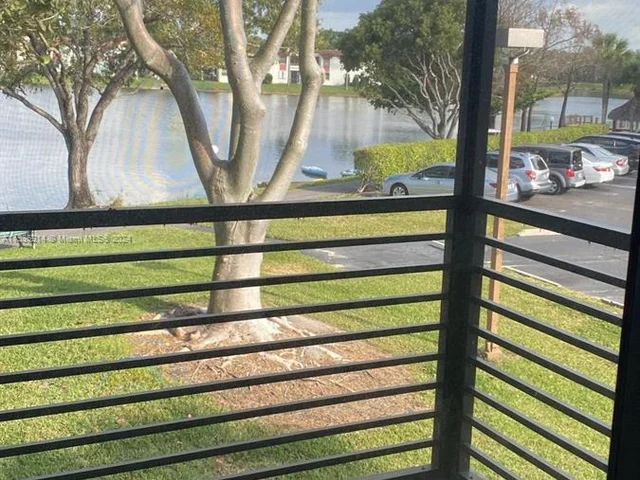 1101 Colony Point Cir # 214, Pembroke Pines FL 33026
