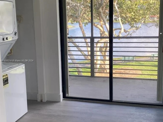 1101 Colony Point Cir # 214, Pembroke Pines FL 33026