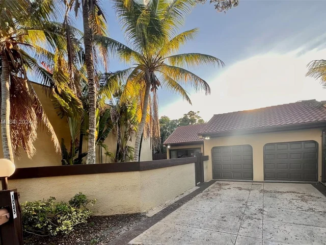 1085 NE 204th Ter, Miami FL 33179