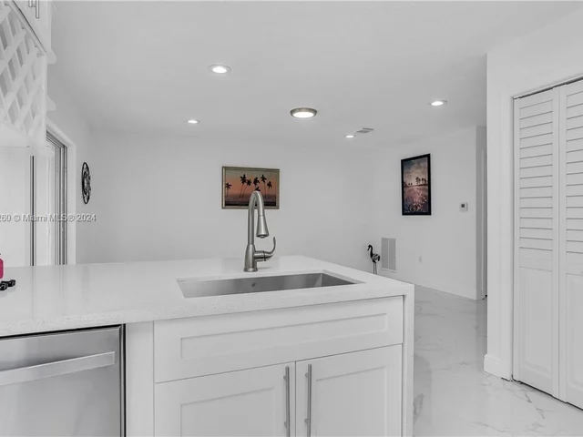 18104 NW 21st St, Pembroke Pines FL 33029