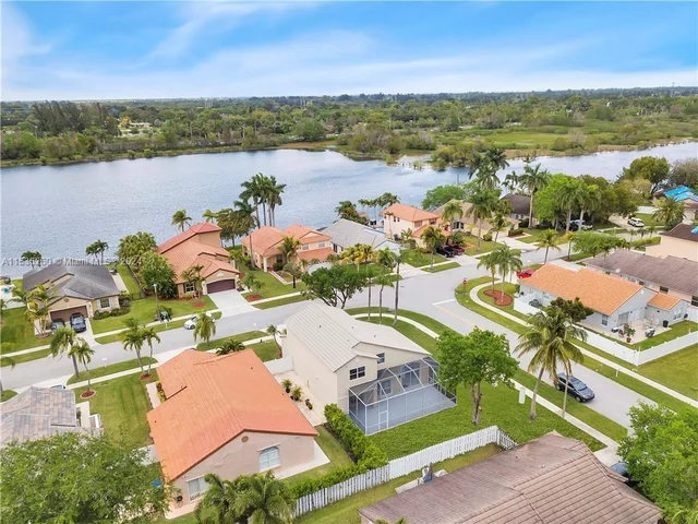 18104 NW 21st St, Pembroke Pines FL 33029