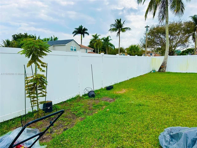 18104 NW 21st St, Pembroke Pines FL 33029