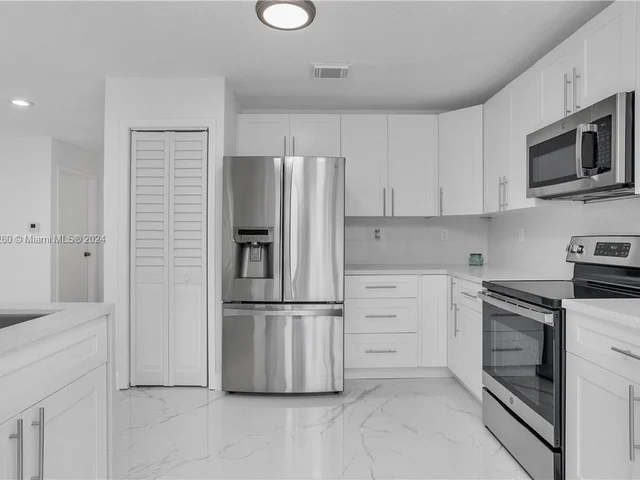 18104 NW 21st St, Pembroke Pines FL 33029