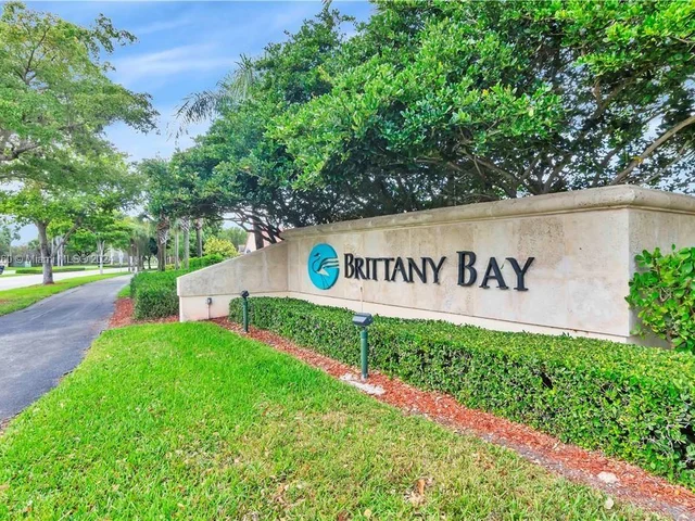 18104 NW 21st St, Pembroke Pines FL 33029