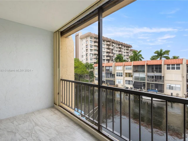 777 S Federal Hwy # E303, Pompano Beach FL 33062