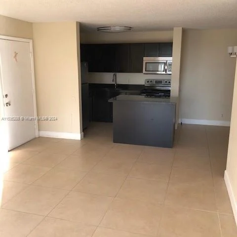 10725 Cleary Blvd # 204, Plantation FL 33324