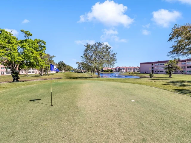 9461 Sunrise Lakes Blvd # 104, Sunrise FL 33322