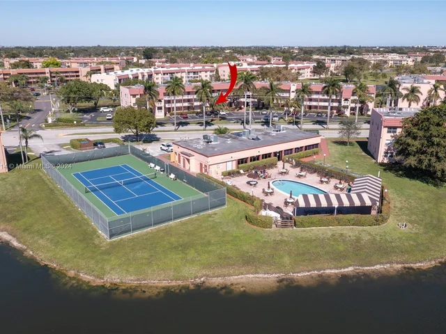 9461 Sunrise Lakes Blvd # 104, Sunrise FL 33322