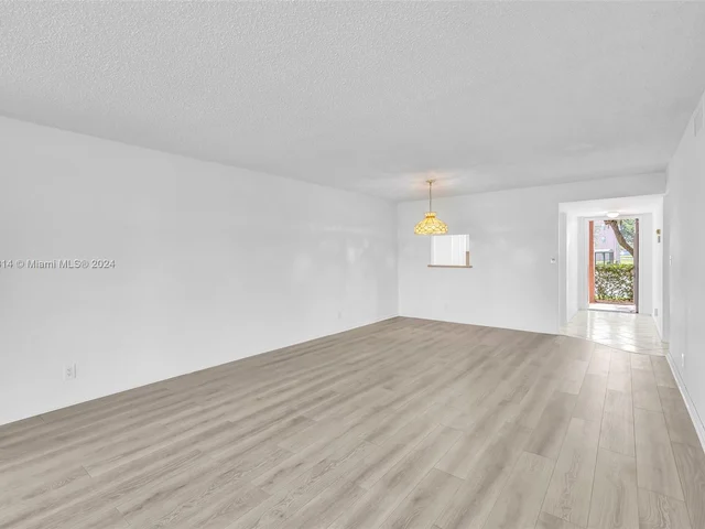 9461 Sunrise Lakes Blvd # 104, Sunrise FL 33322