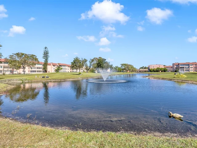 9461 Sunrise Lakes Blvd # 104, Sunrise FL 33322