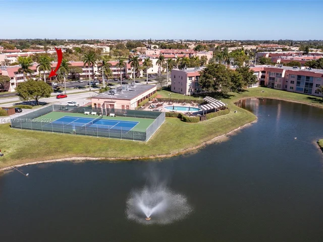 9461 Sunrise Lakes Blvd # 104, Sunrise FL 33322