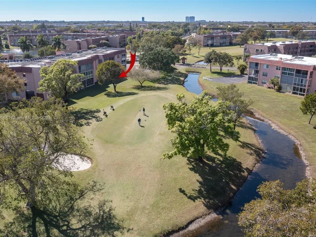 9461 Sunrise Lakes Blvd # 104, Sunrise FL 33322