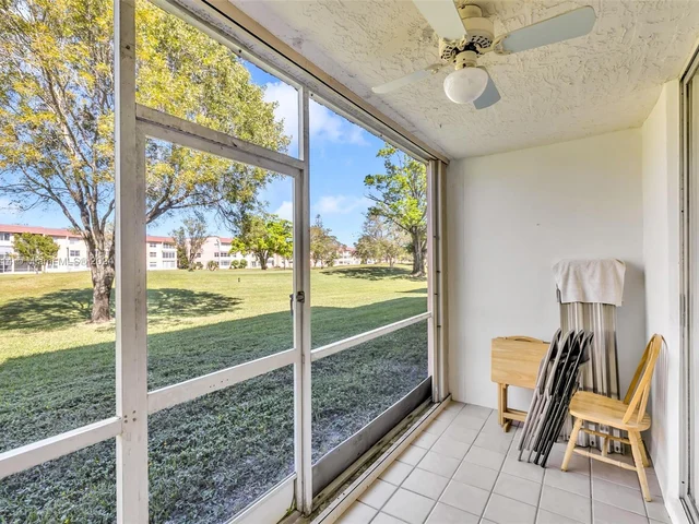 9461 Sunrise Lakes Blvd # 104, Sunrise FL 33322