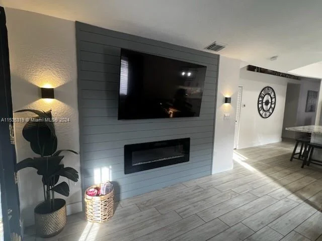 10054 NW 127th Ter, Hialeah Gardens FL 33018