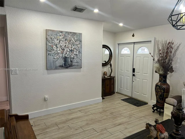 10054 NW 127th Ter, Hialeah Gardens FL 33018