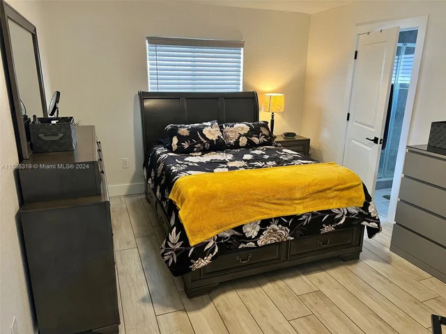 10054 NW 127th Ter, Hialeah Gardens FL 33018