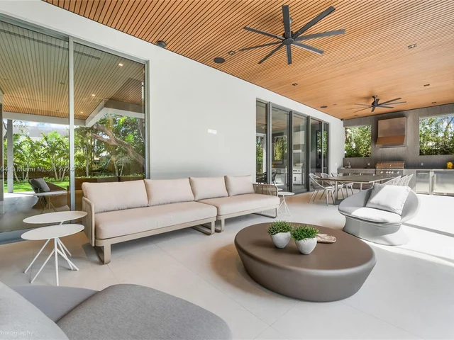 3401 Halissee St, Miami FL 33133