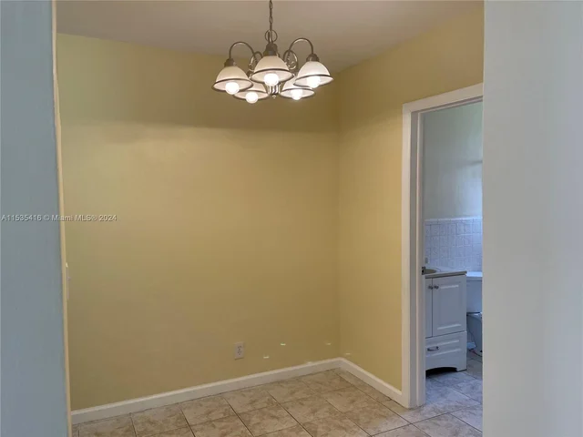 7340 NW 37th St # 4, Davie FL 33024