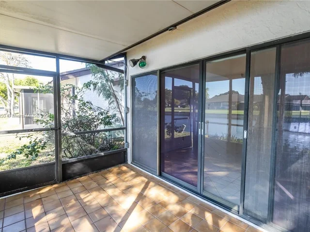 6367 W Pinehurst Cir W # B37, Tamarac FL 33321