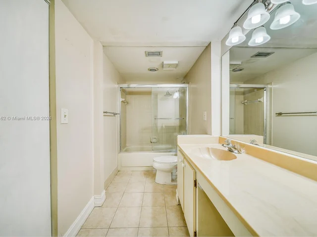 11530 NW 10th St # 11530, Pembroke Pines FL 33026