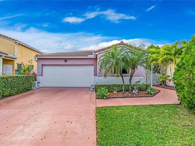 17326 SW 142nd Pl, Miami FL 33177