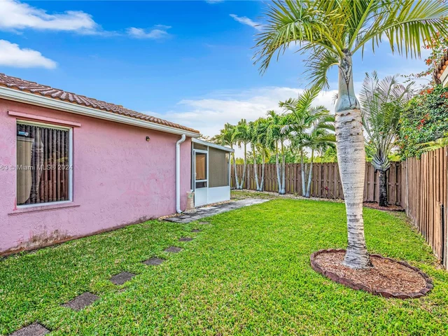 17326 SW 142nd Pl, Miami FL 33177