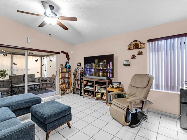 17326 SW 142nd Pl, Miami FL 33177