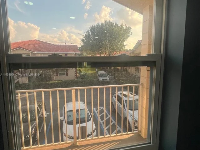 3638 N University Dr # 4, Coral Springs FL 33065