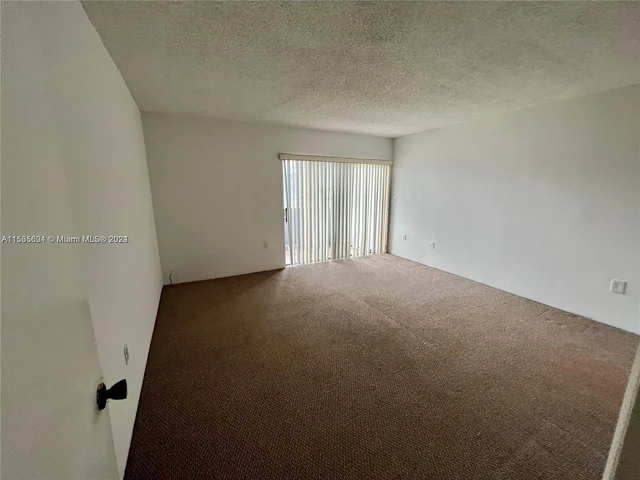 9375 Fontainebleau Blvd # L223, Miami FL 33172