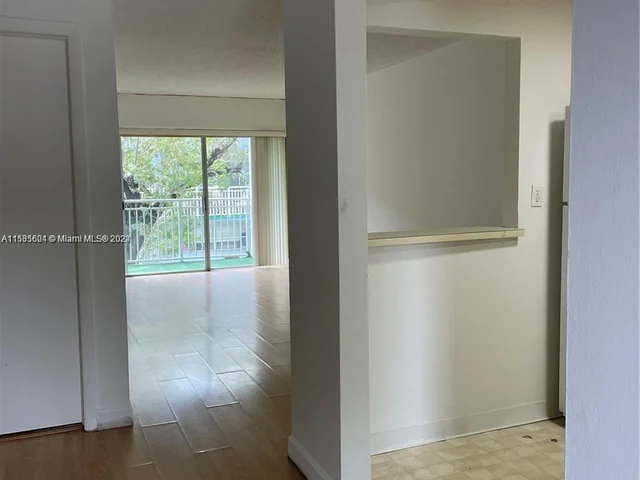 9375 Fontainebleau Blvd # L223, Miami FL 33172