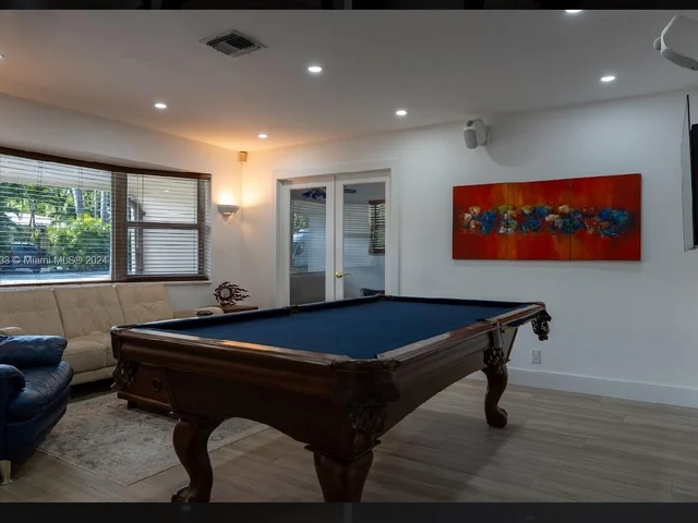 1025 Lincoln St, Hollywood FL 33019